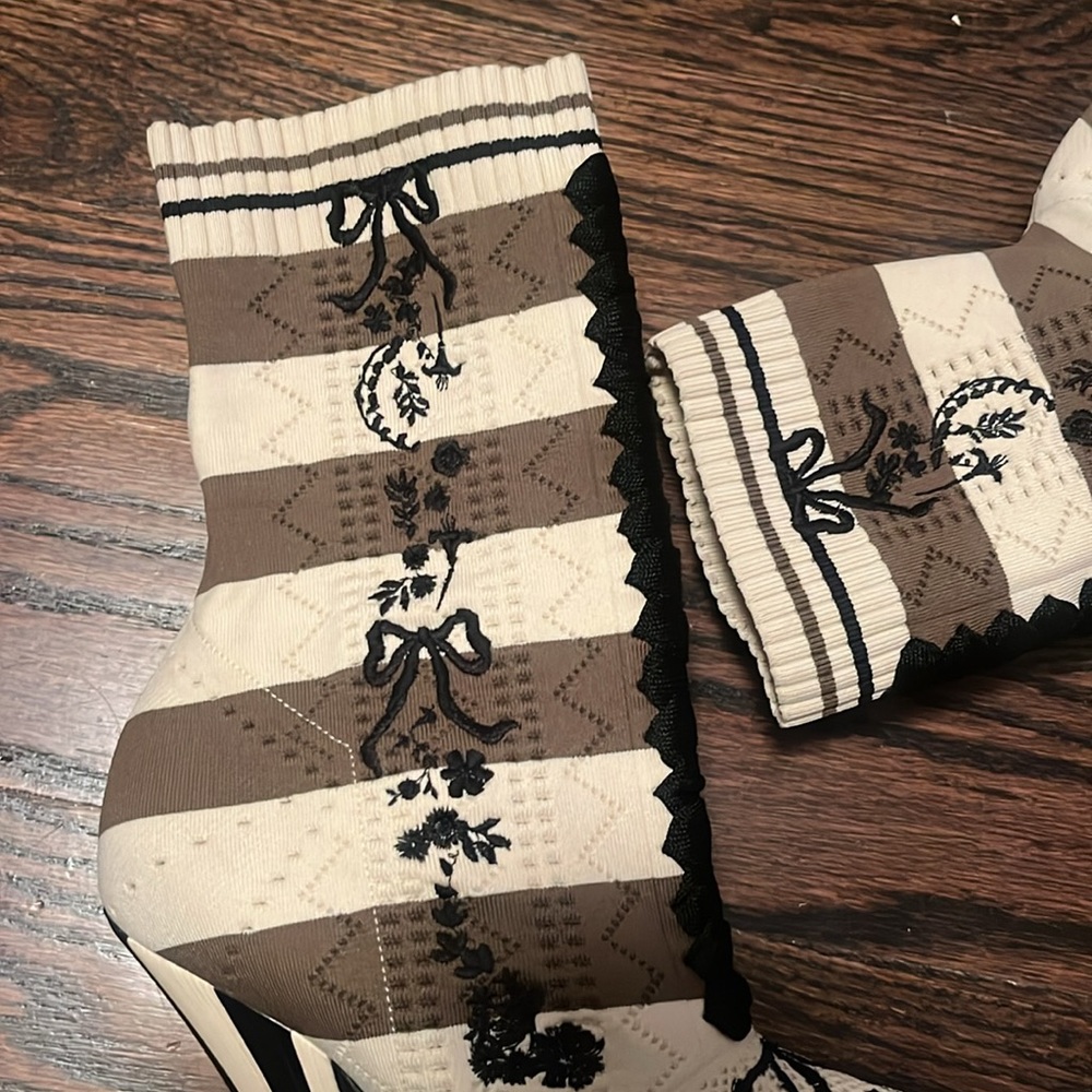 Fendi Rockoko Embroidered Booties - Picture 6 of 8